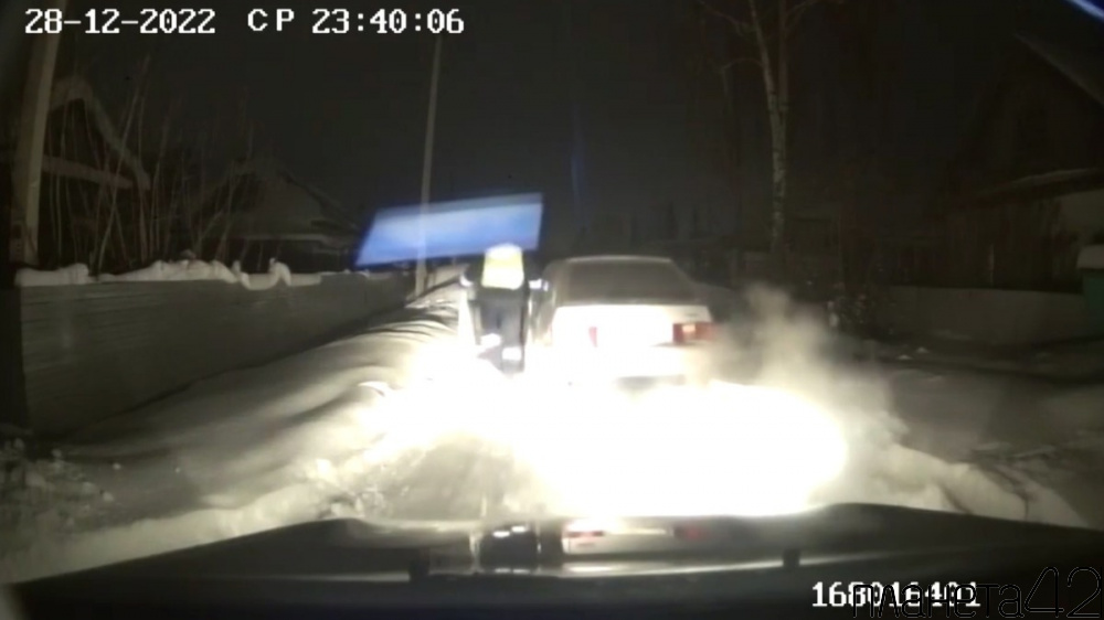 В Ленинске-Кузнецком полицейские привлекли к ответственности мать, допустившую несовершеннолетнего сына к управлению автомобилем