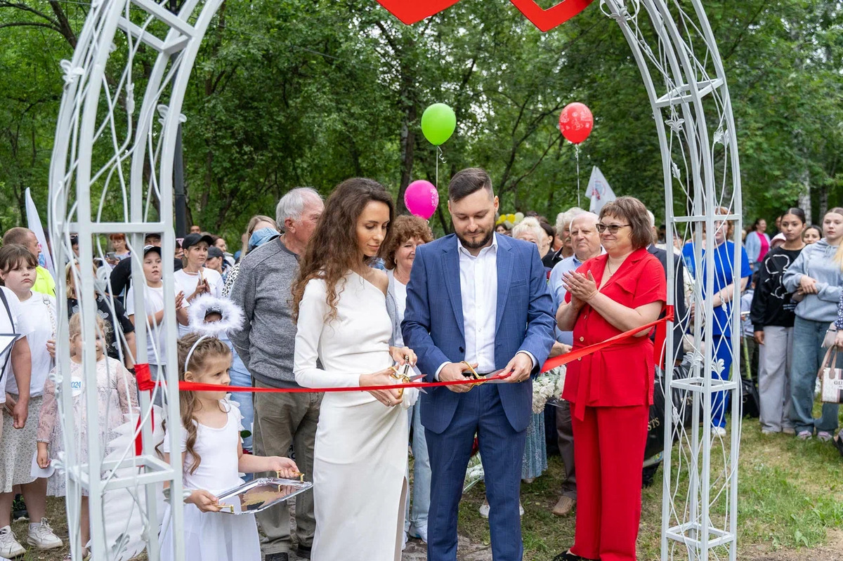 В Юрге открыли «Аллею семьи, любви и верности»