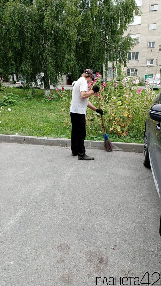 Кемеровские дорожные и коммунальные службы наводят порядок во всех районах города