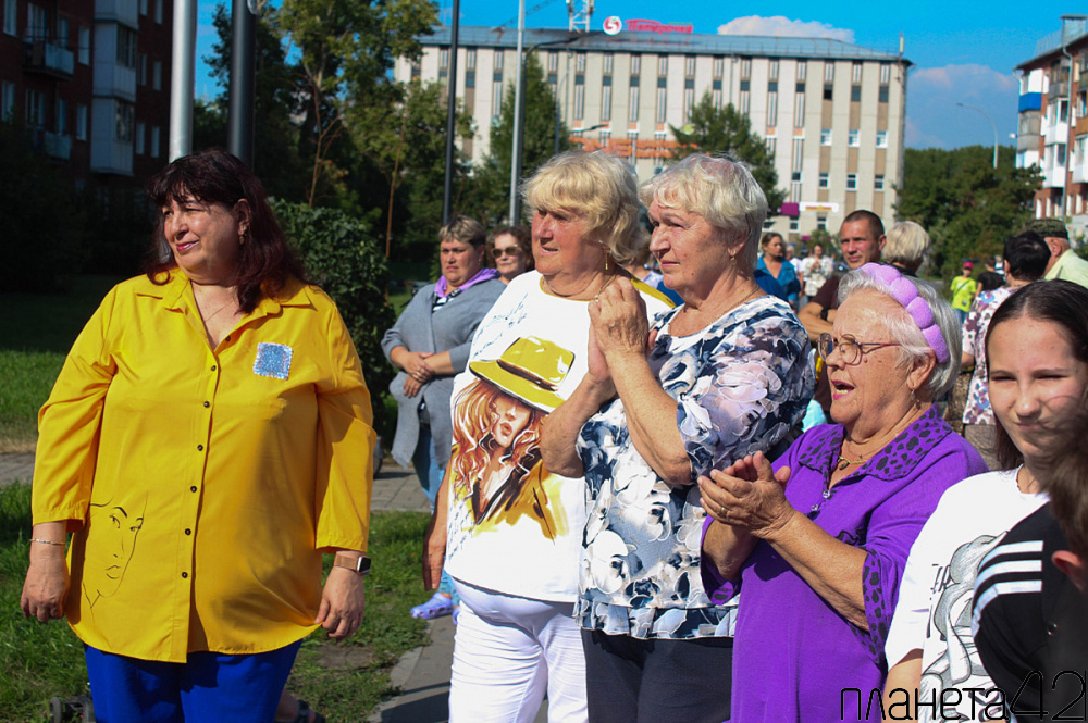 В Кемерове состоялся летний праздник в сквере, обновленном по федеральному проекту «Формирование комфортной городской среды»
